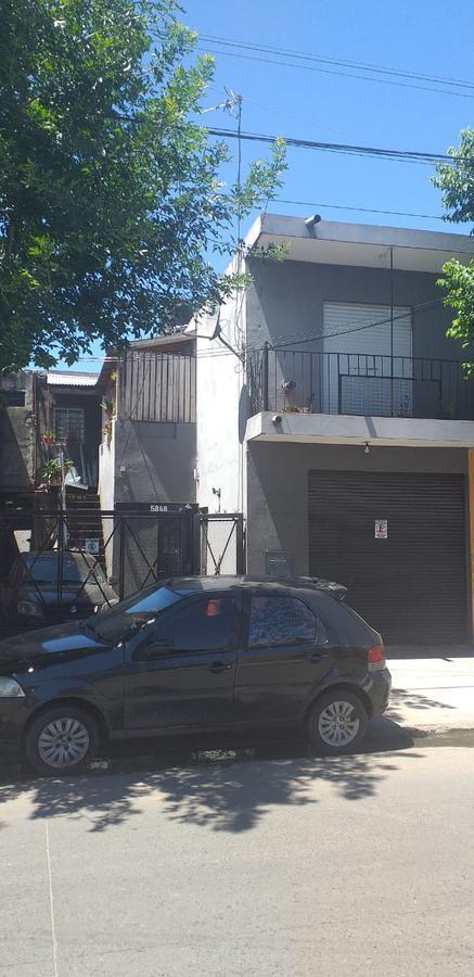 Foto de Casa con dos departamentos y galpón en VENTA, imagen 4