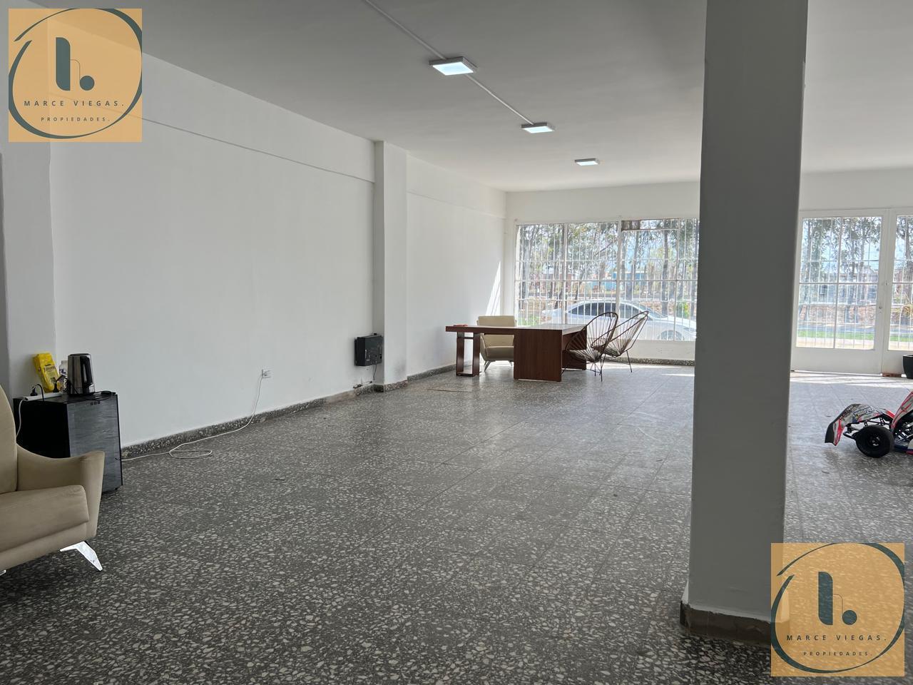 Foto de Edificio Comercial en Plaza Huincul, imagen 2