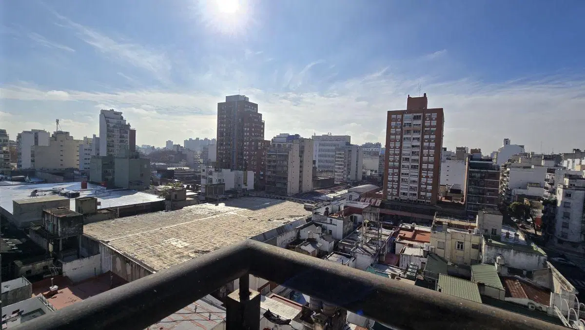 VENTA Monoambiente con balcón vista abierta y amenities en Flores – US$ 49.000 3
