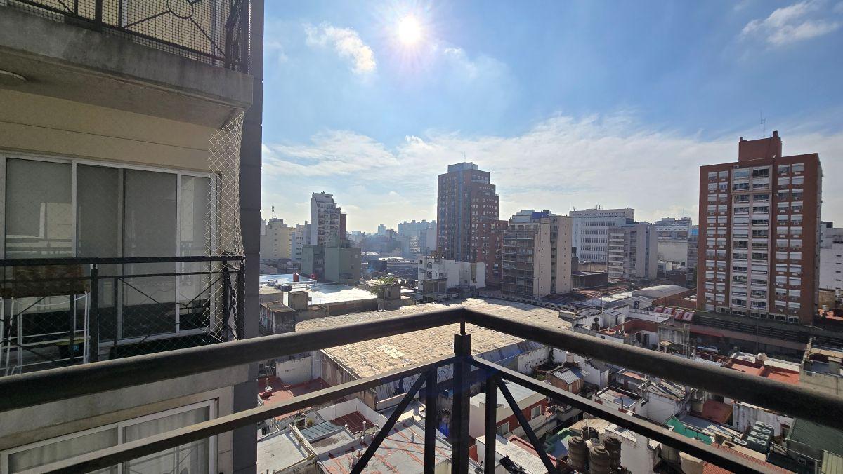 VENTA Monoambiente con balcón vista abierta y amenities en Flores – US$ 49.000