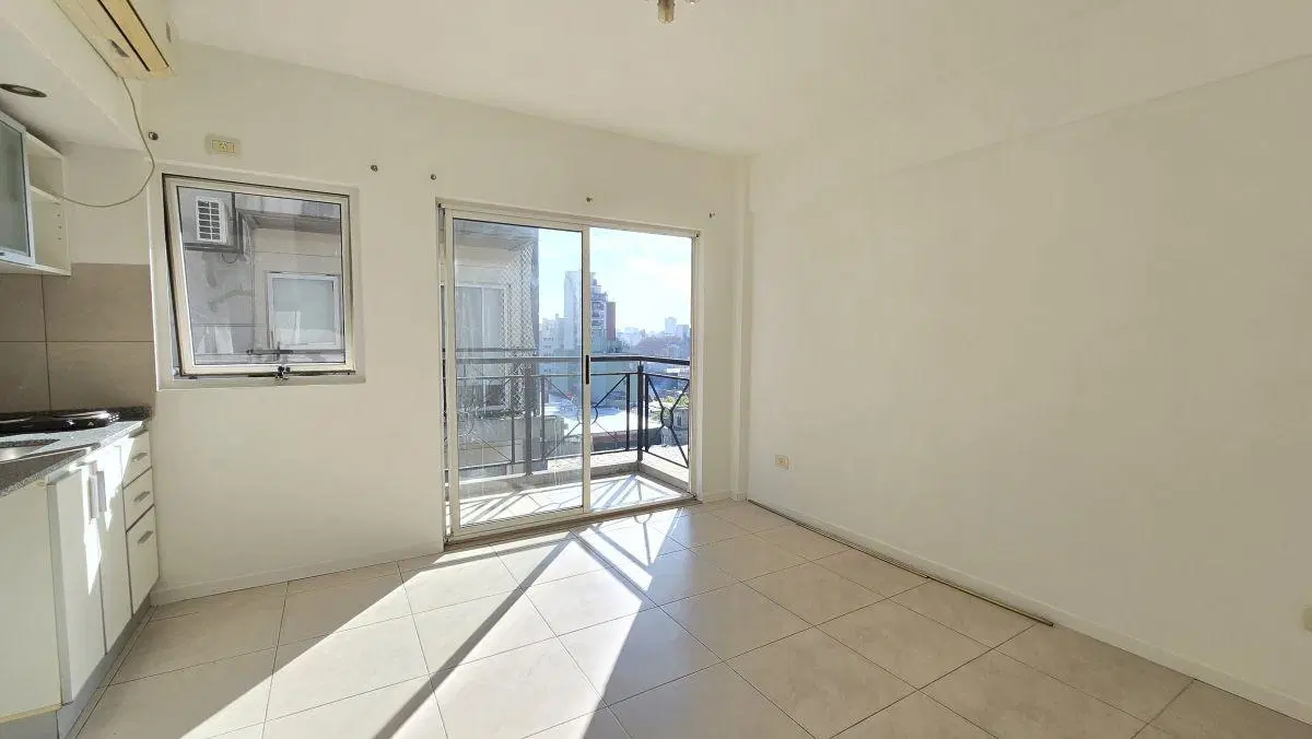 VENTA Monoambiente con balcón vista abierta y amenities en Flores – US$ 49.000 4