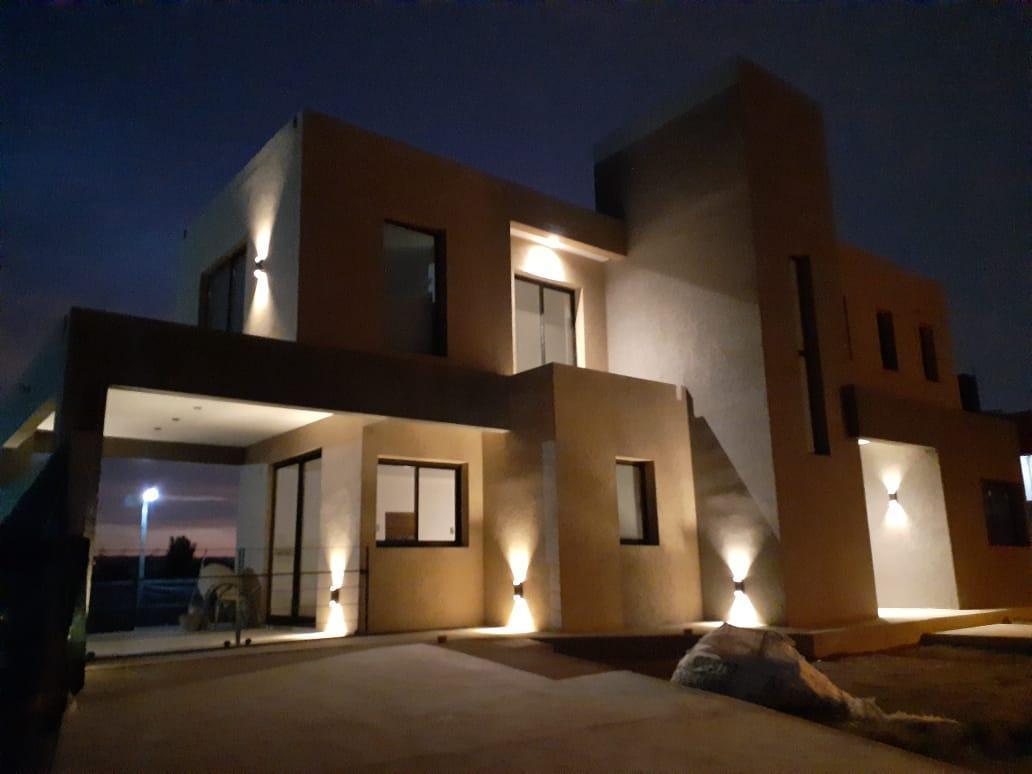 Moderna Casa a Estrenar en Horizontes al Sur