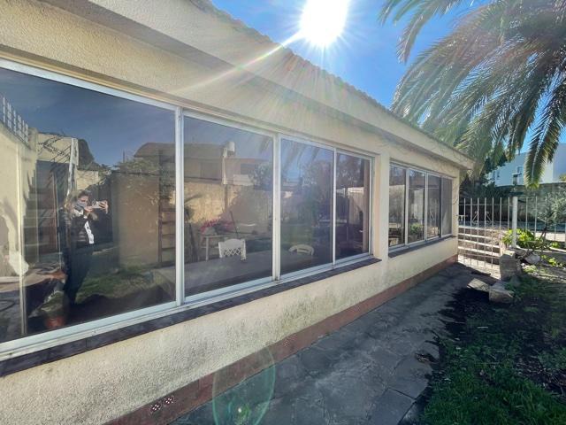 VENTA - Hermosa casa de dos niveles con un depto independiente de 2 ambientes