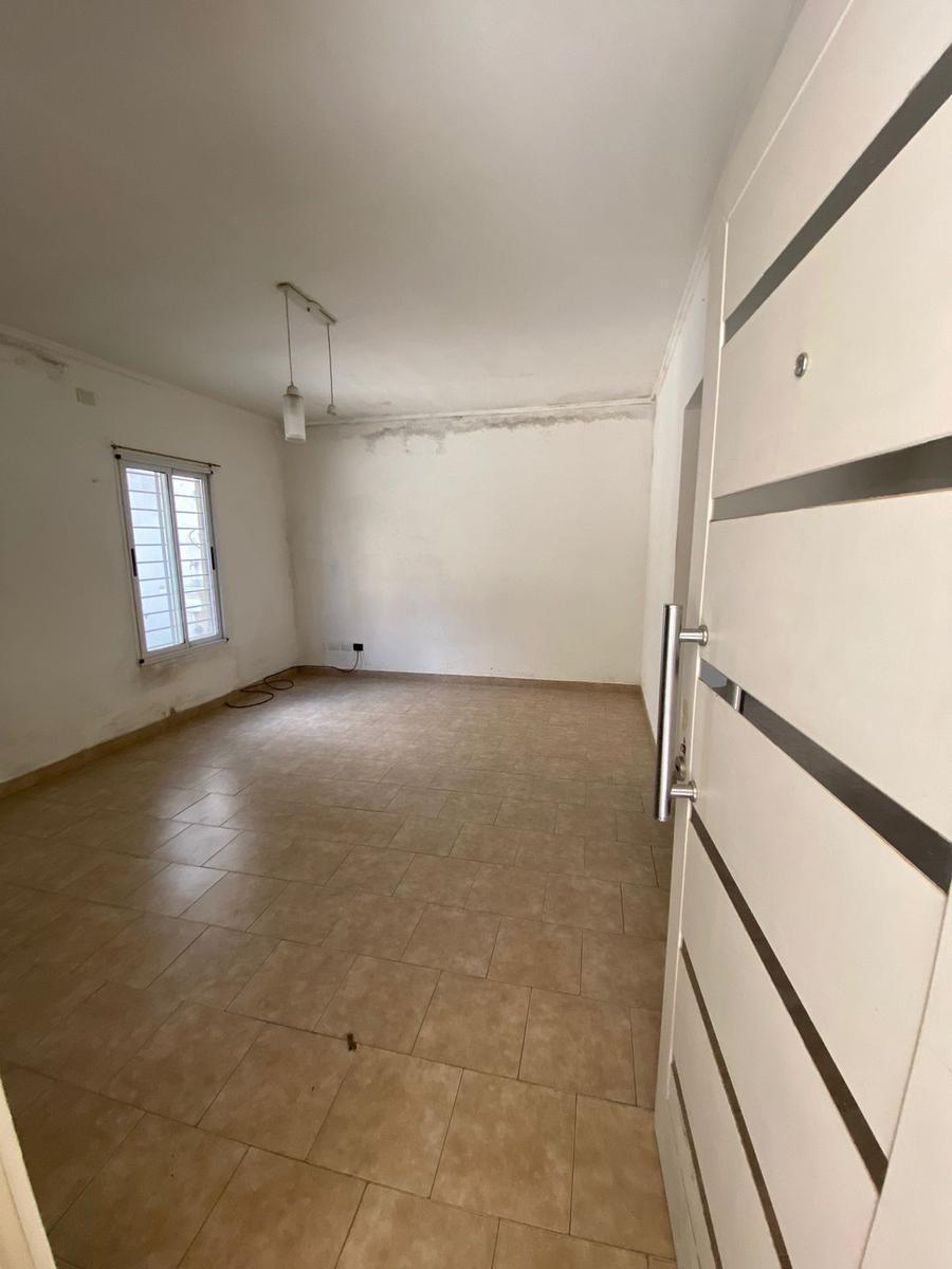 Foto de Venta - Departamento En Luis Guillon, CON ESCRITURA y Posibilidad En, imagen 3
