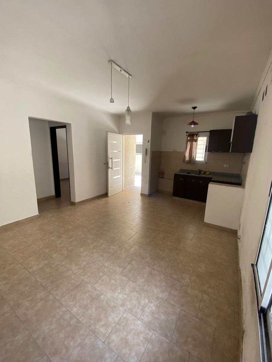 Foto de Venta - Departamento En Luis Guillon, CON ESCRITURA y Posibilidad En, imagen 2