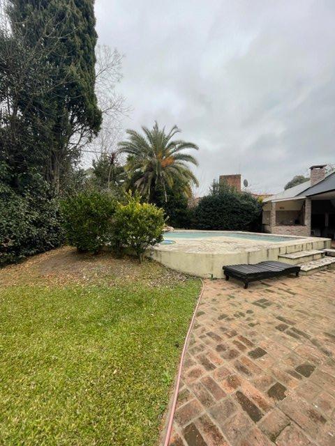VENTA - Casa a reformar en Barrio Los Rosales, Canning