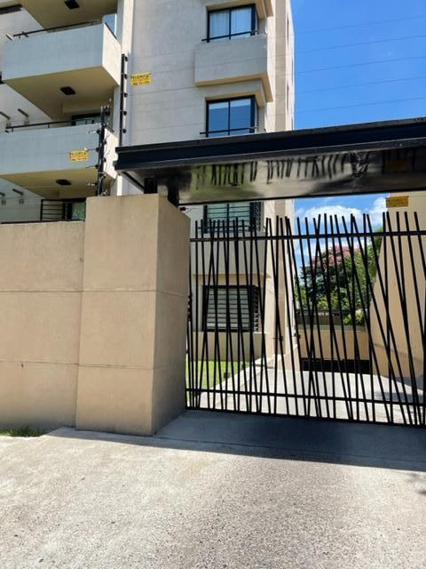 Venta - Departamento 3 Ambientes con Cochera, Edificio Las Cortaderas 1