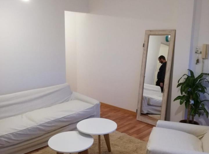 Foto de VENTA - Oficina Con Excelente Ubicación En La Calle Vicente Lopez, imagen 4