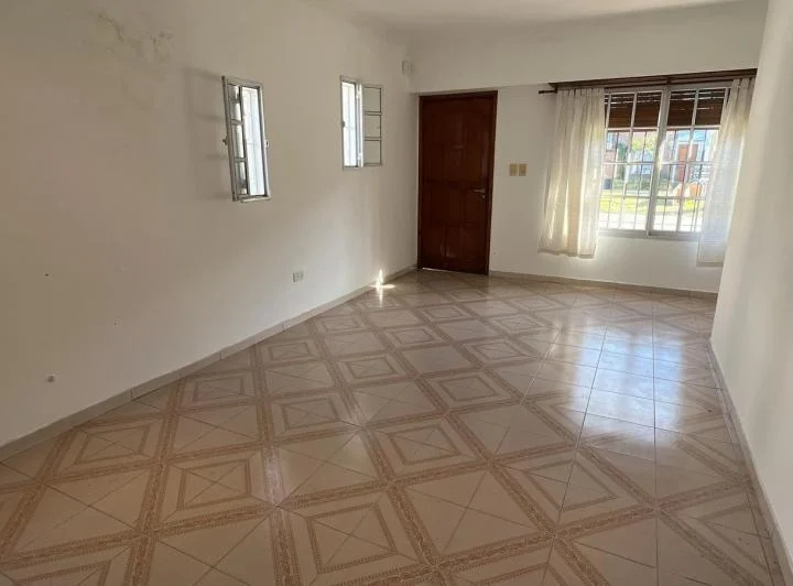 Alquiler | Duplex 3 ambientes con cochera y jardin en Monte Grande 3