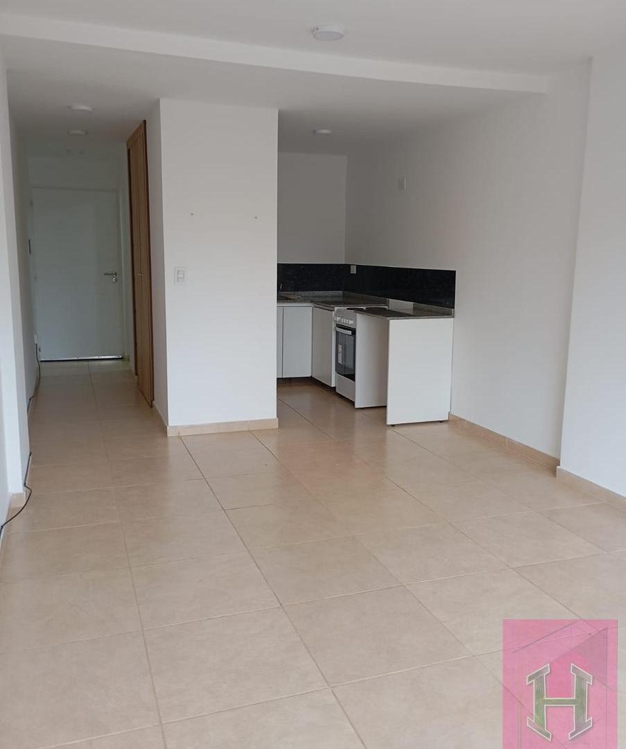 Foto de ALQUILER | Departamento en Casuarinas Canning – Casi a Estrenar, imagen 4