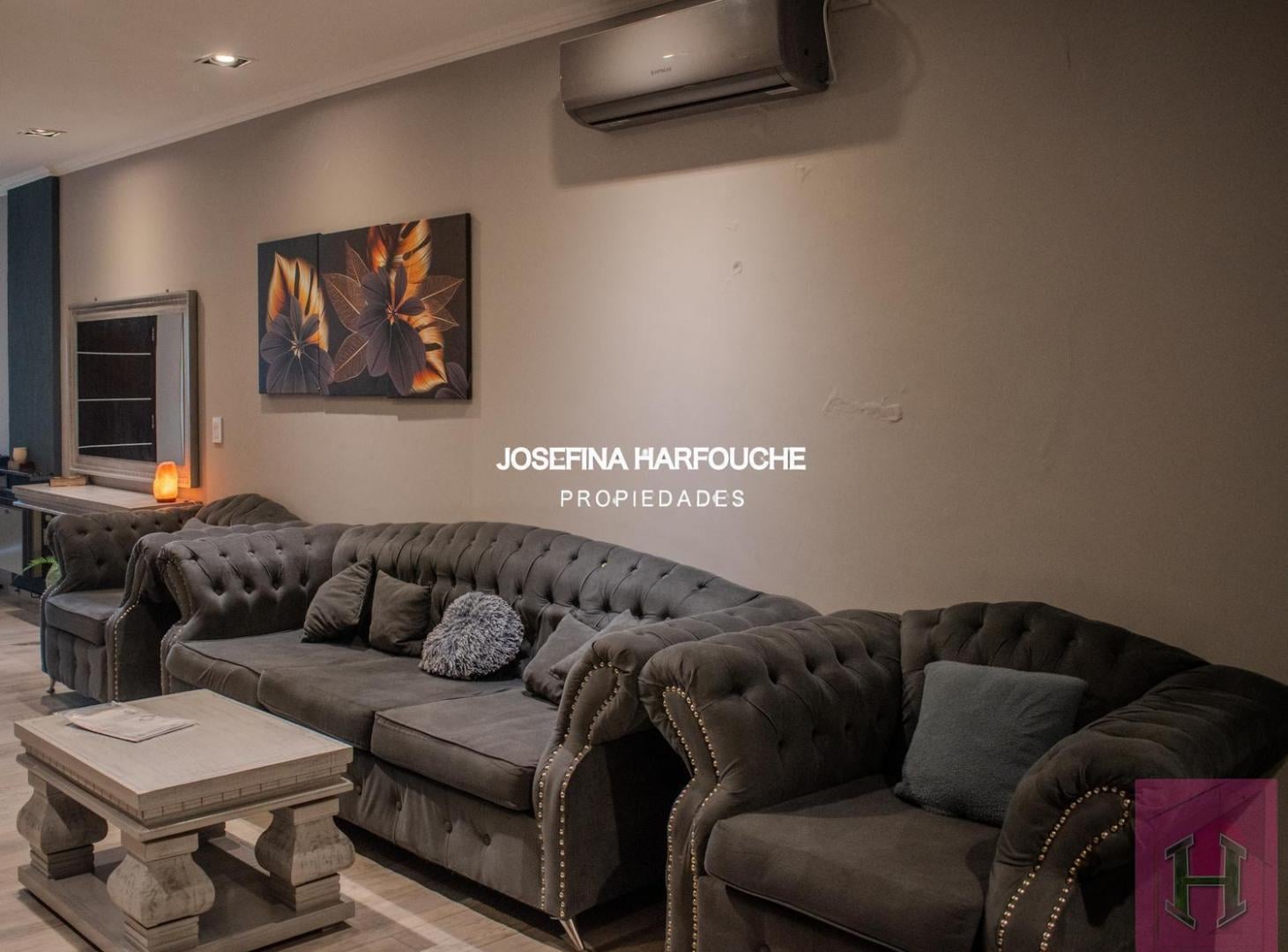 Foto de VENTA | Casa 4 Dormitorios con Pileta, Quincho y Departamento, imagen 4