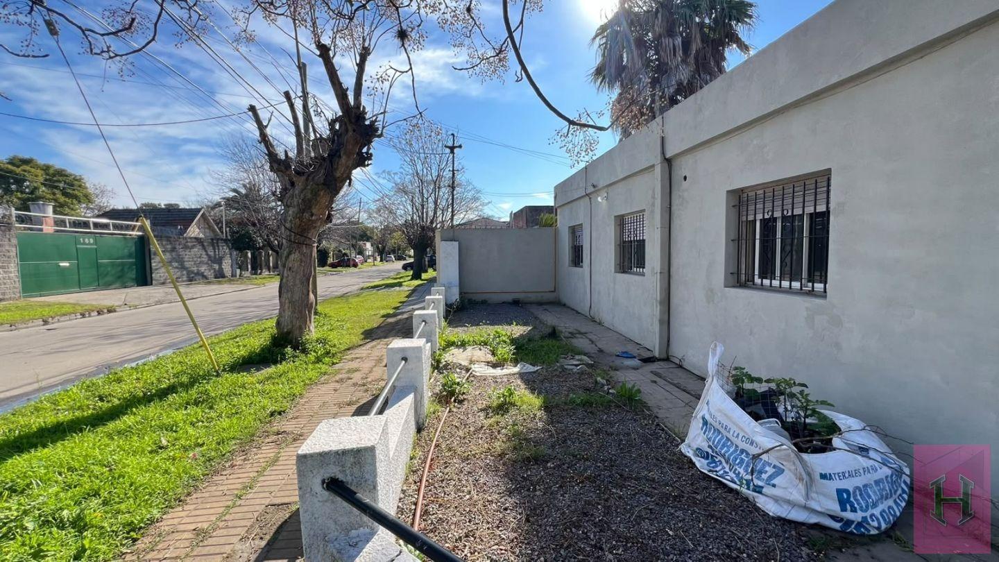 Foto de Casa Venta 4 ambientes con patio- Lavallol, imagen 1