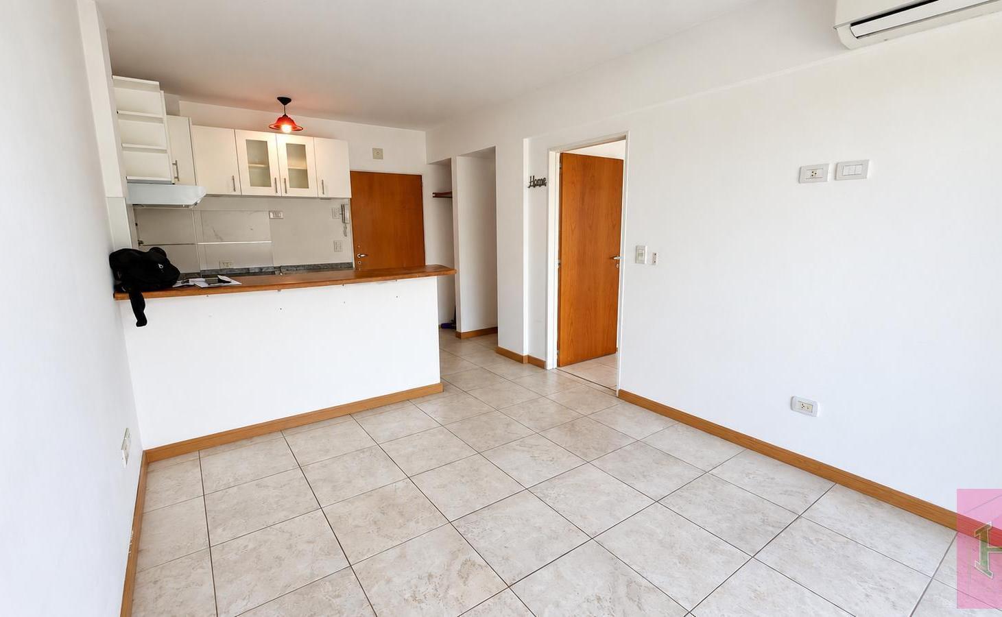 Foto de ALQUILER – DEPARTAMENTO 2 AMBIENTES CON COCHERA EN PLENO CENTRO MONTE, imagen 1