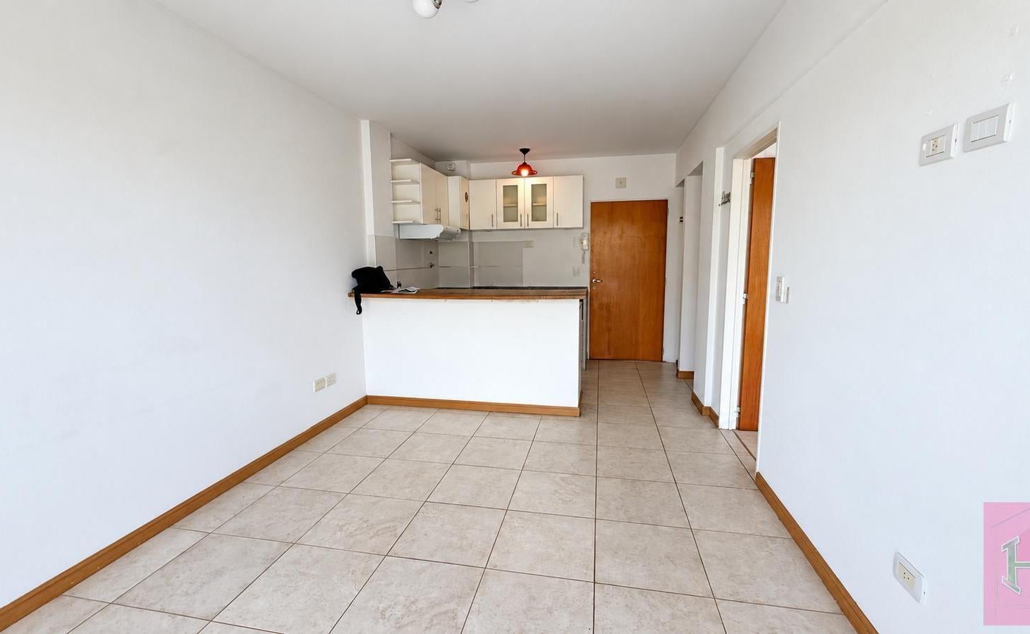 Foto de ALQUILER – DEPARTAMENTO 2 AMBIENTES CON COCHERA EN PLENO CENTRO MONTE, imagen 2