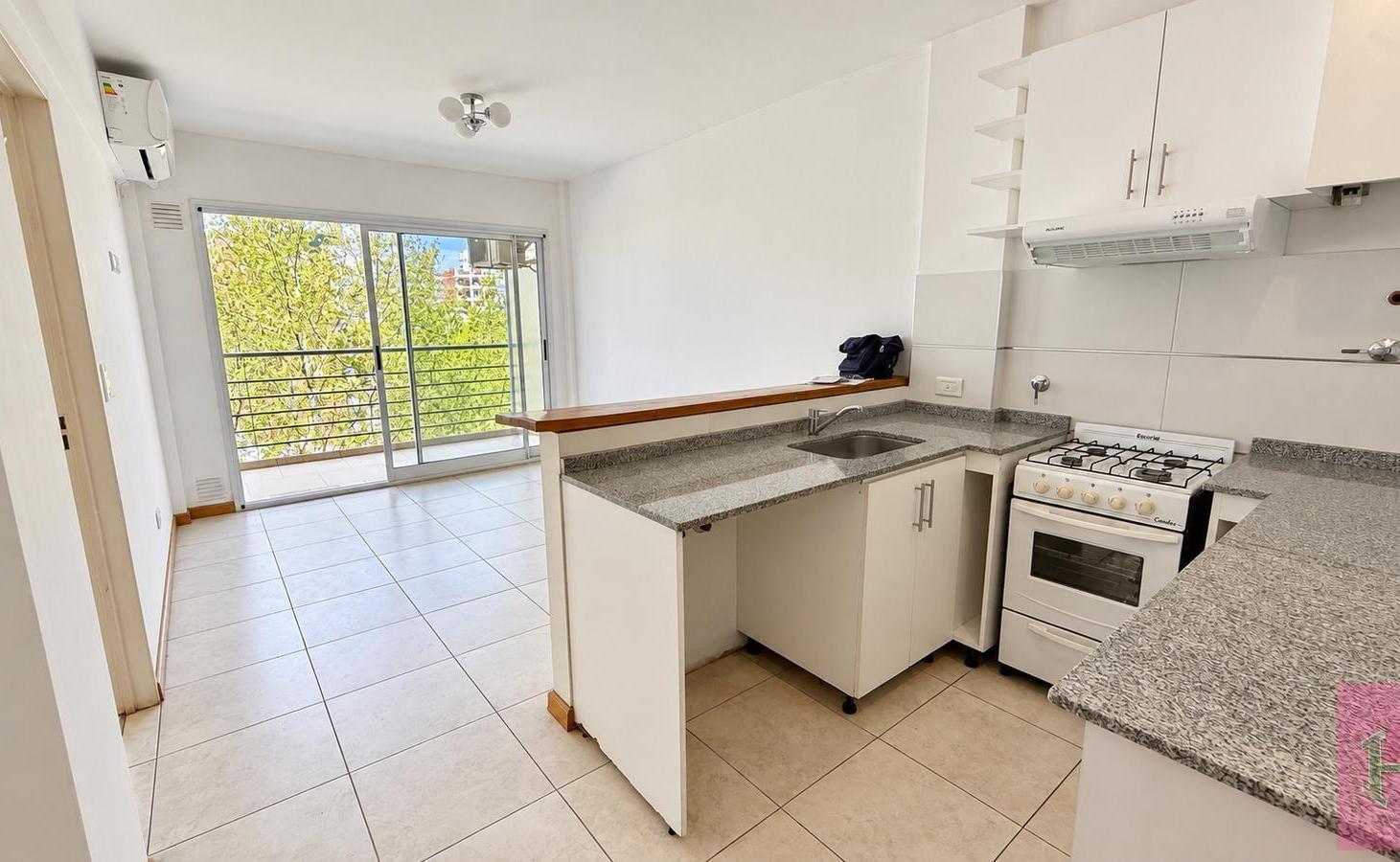 Foto de ALQUILER – DEPARTAMENTO 2 AMBIENTES CON COCHERA EN PLENO CENTRO MONTE, imagen 3
