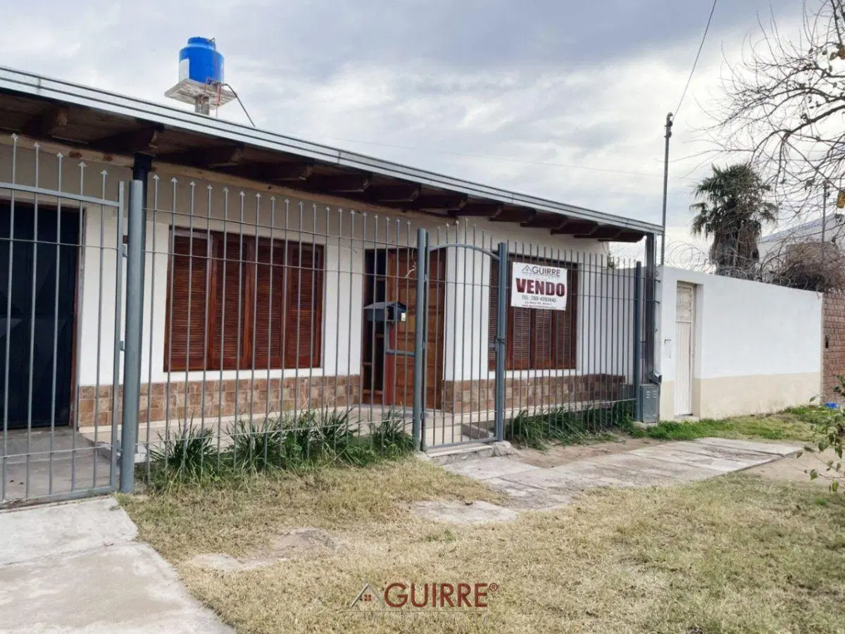 Casa en venta c/ cochera en San Rafael 2
