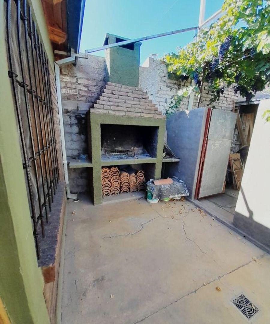 Foto de Venta de Chalet c/ cochera + Duplex de Departamento en San Rafael, imagen 2