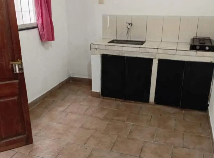 Alq.dpto c1 dorm y patio.B Crisol 3