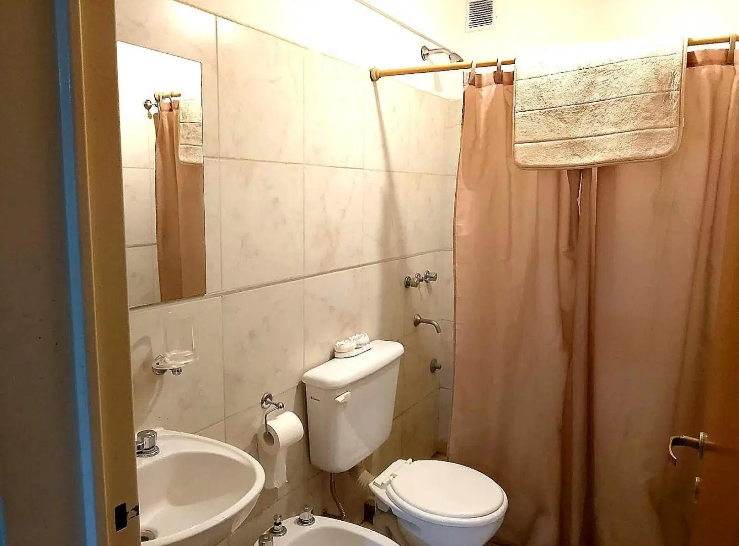 Vendo dpto c2 dorm.y patio.B Alta Córdoba. 2