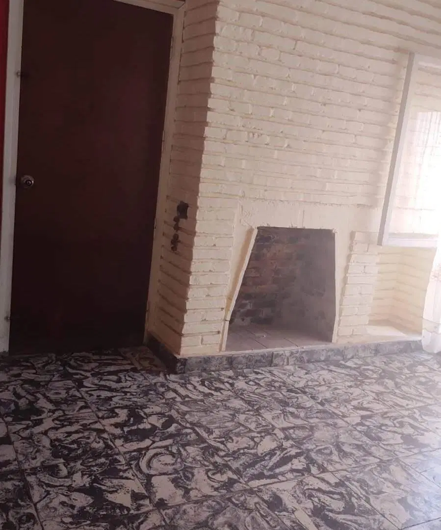 APTO CRÉDITO.Vendo casa c2 dorm. B Villa Cabrera. 5