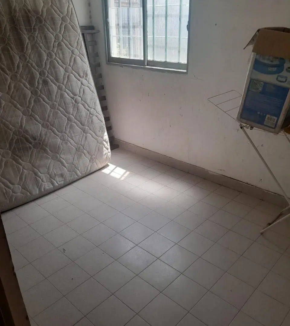 Vendo casa2 dorm. B Colon. 5