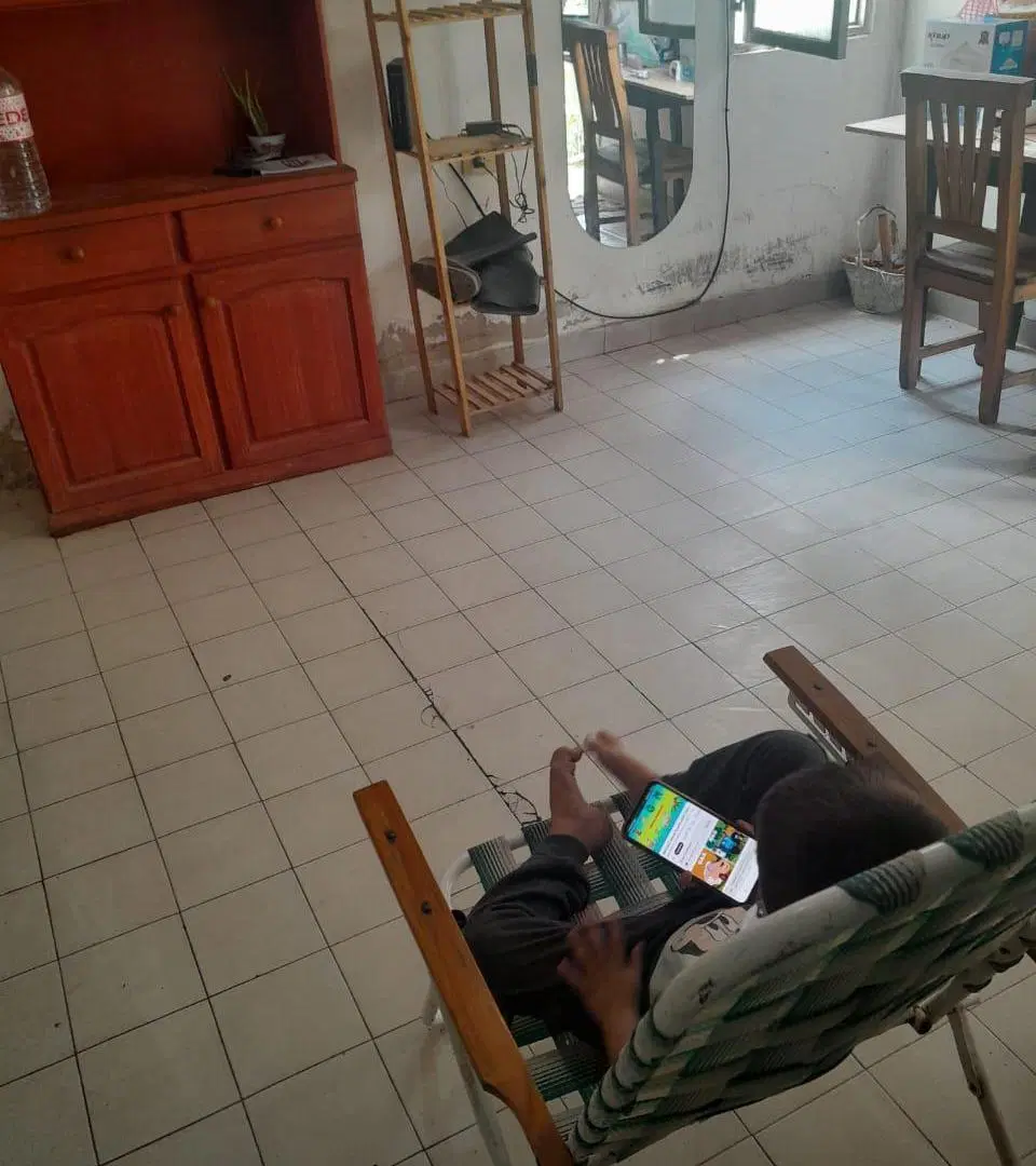 Vendo casa2 dorm. B Colon. 4
