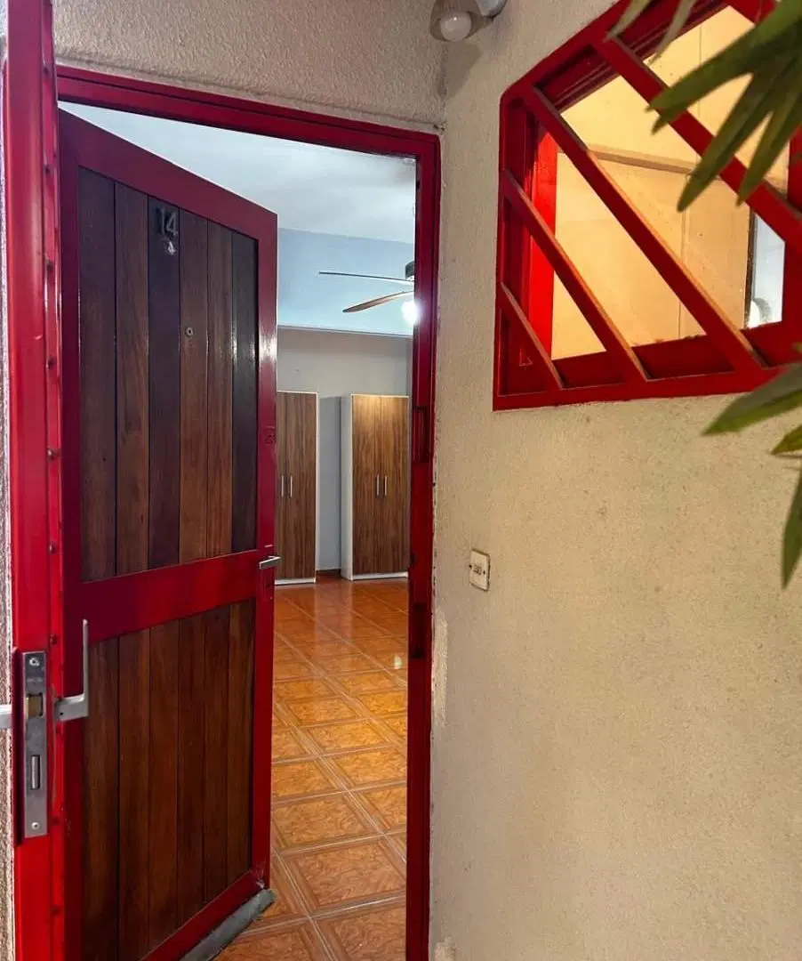 Vendo dpto c2 dorm. Y patio.B Gral Paz. 2