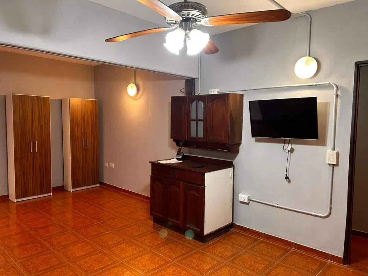 Vendo dpto c2 dorm. Y patio.B Gral Paz. 1