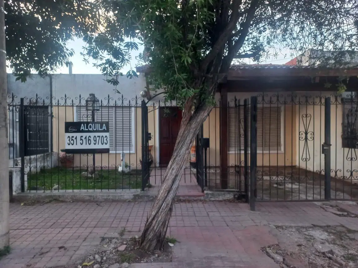 Alq. Casa c2 dorm. B Villa Cabrera. 3