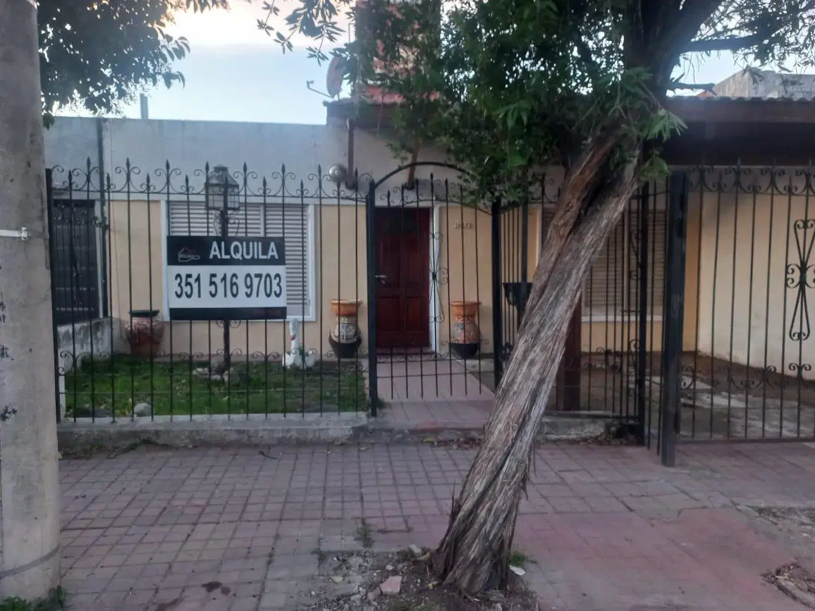 Alq. Casa c2 dorm. B Villa Cabrera. 4
