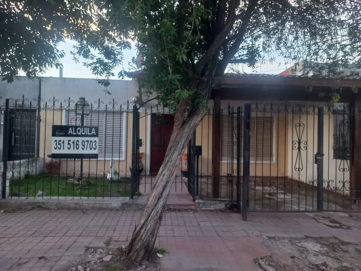 Alq. Casa c2 dorm. B Villa Cabrera. 2