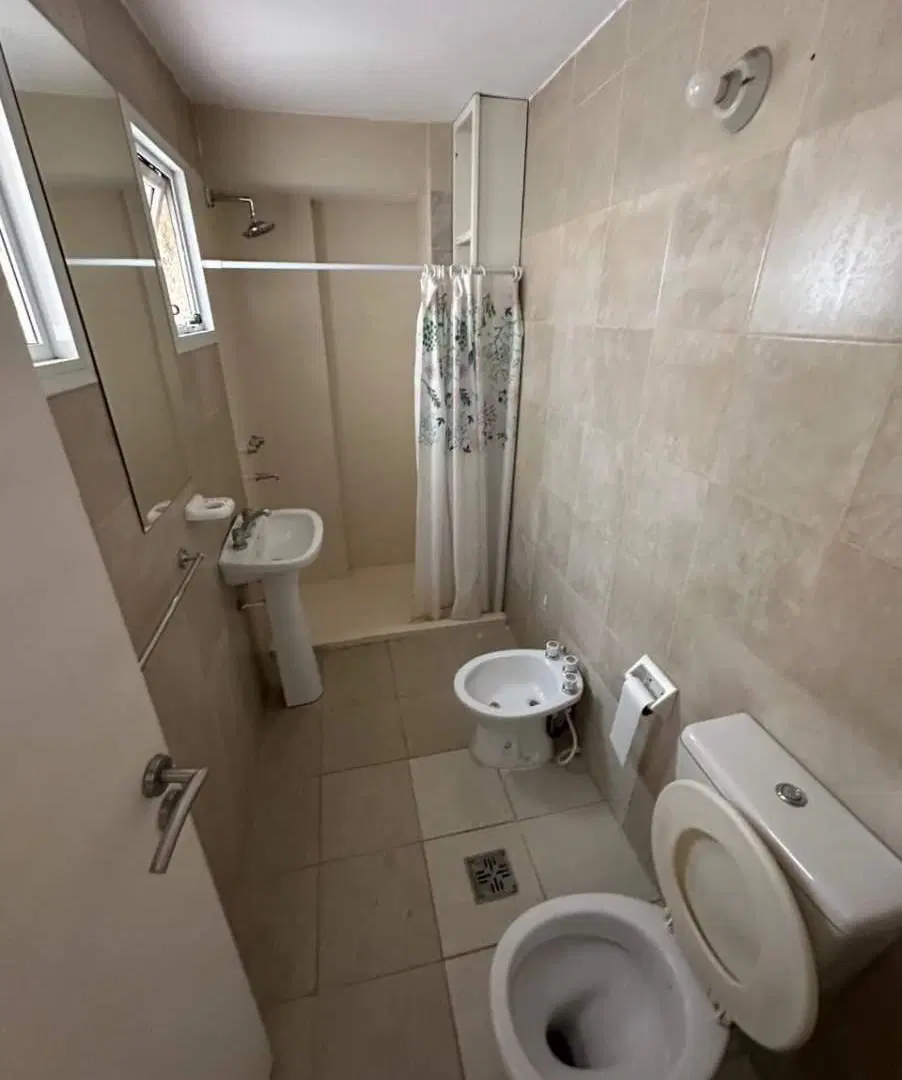 Vendo dpto c1 dorm.B Alberdi. 3