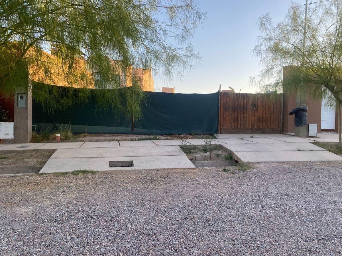 Foto de Lote con quincho y pileta barrio privado, imagen 2