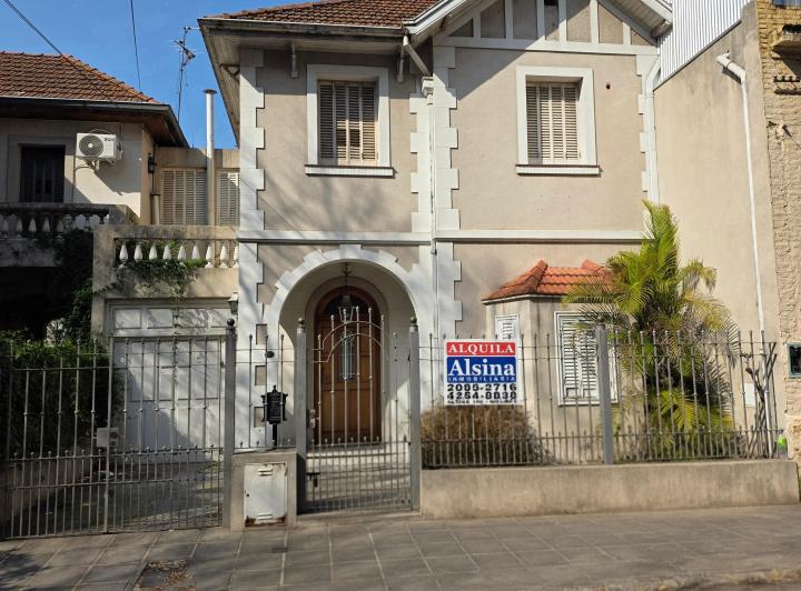 CHALET EN DOS PLANTAS EN QUILMES CENTRO (EXCLUSIVO USO COMERCIAL O PROFESIONAL) 3