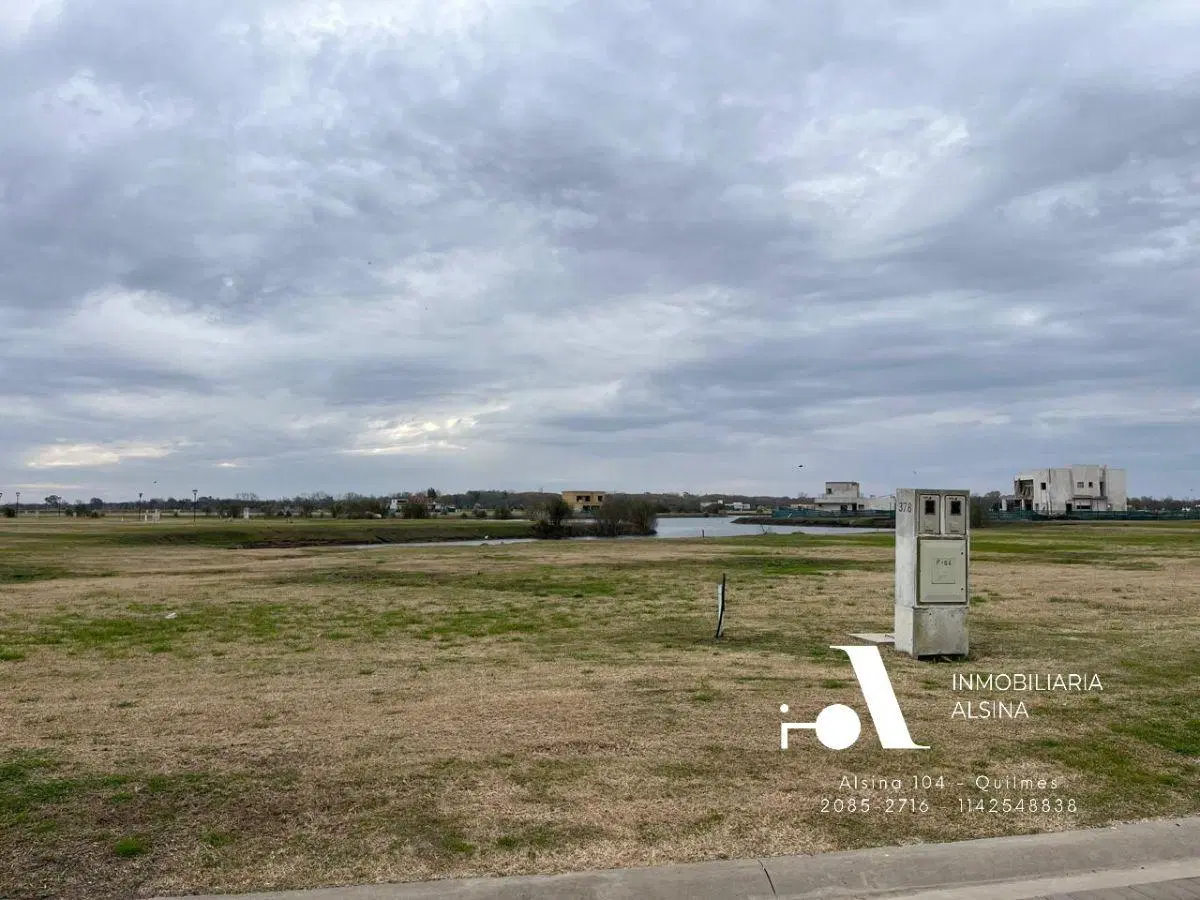 LOTE EN BARRIO PRIVADO EL CANO 3