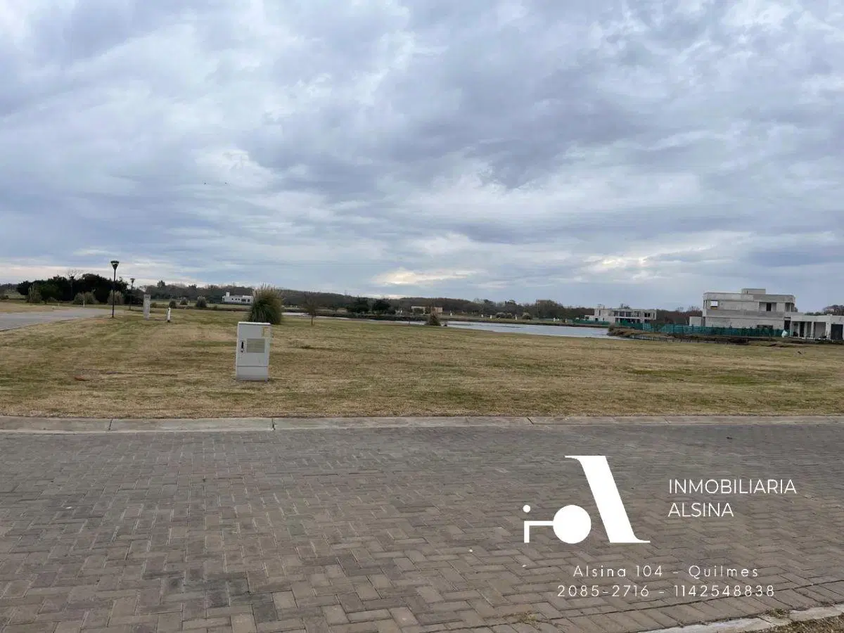 LOTE EN BARRIO PRIVADO EL CANO 4