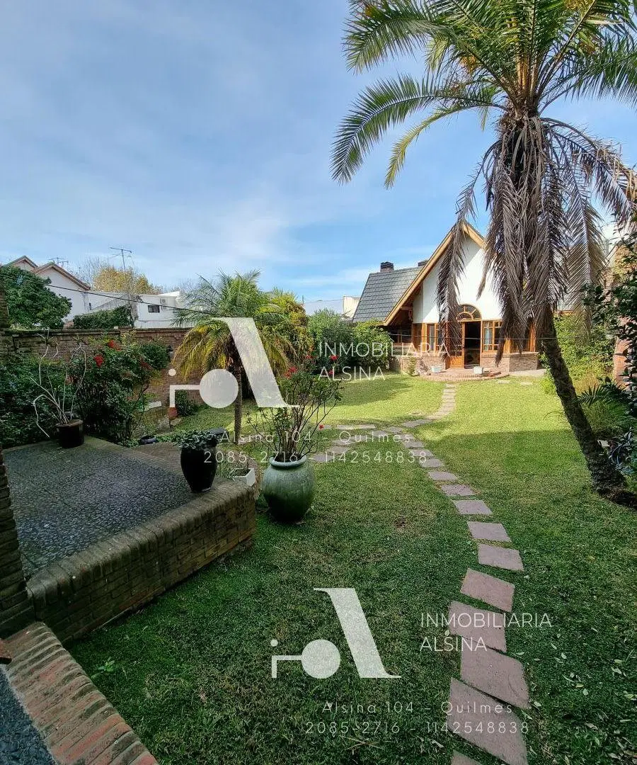 CHALET EN DOS PLANTAS EN EL CENTRO DE QUILMES 8