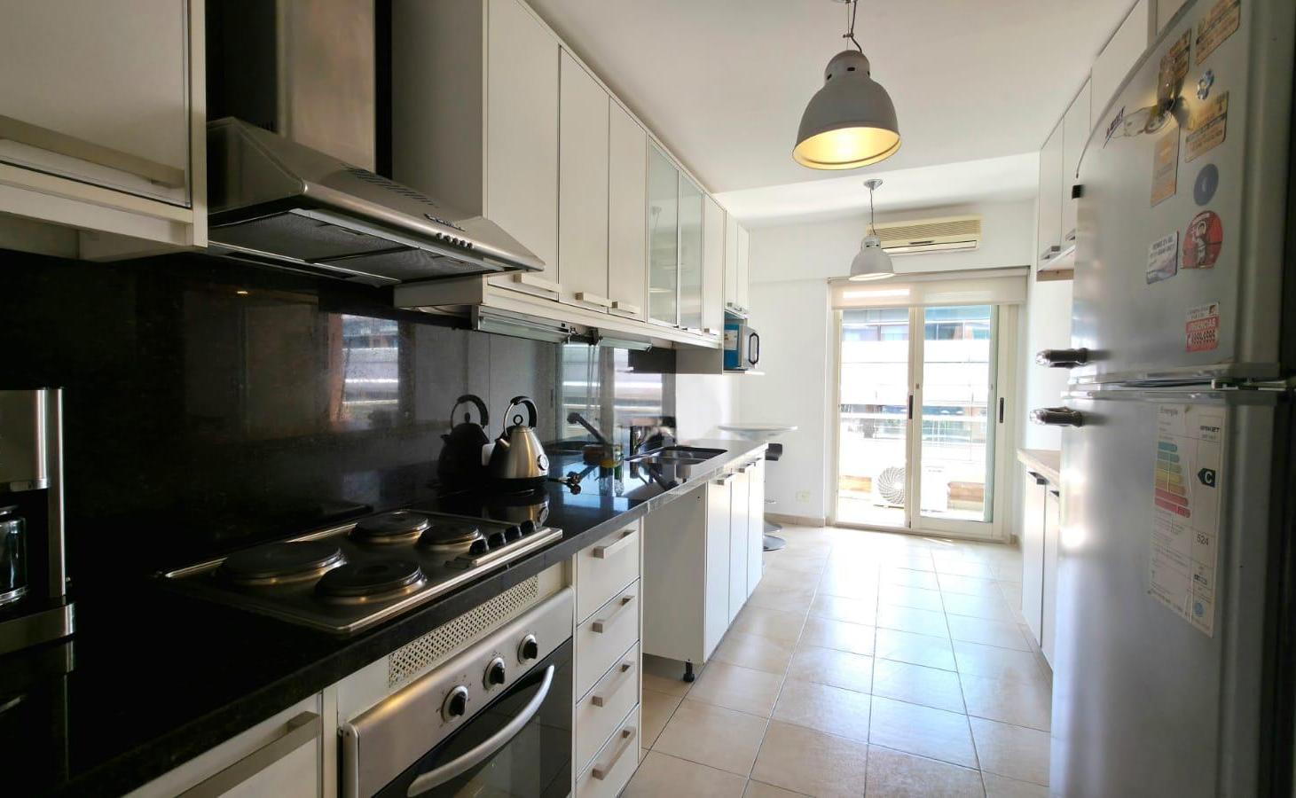 Foto de Alquiler Departamento 3 Ambientes con cochera y amoblado, Bayres, imagen 3