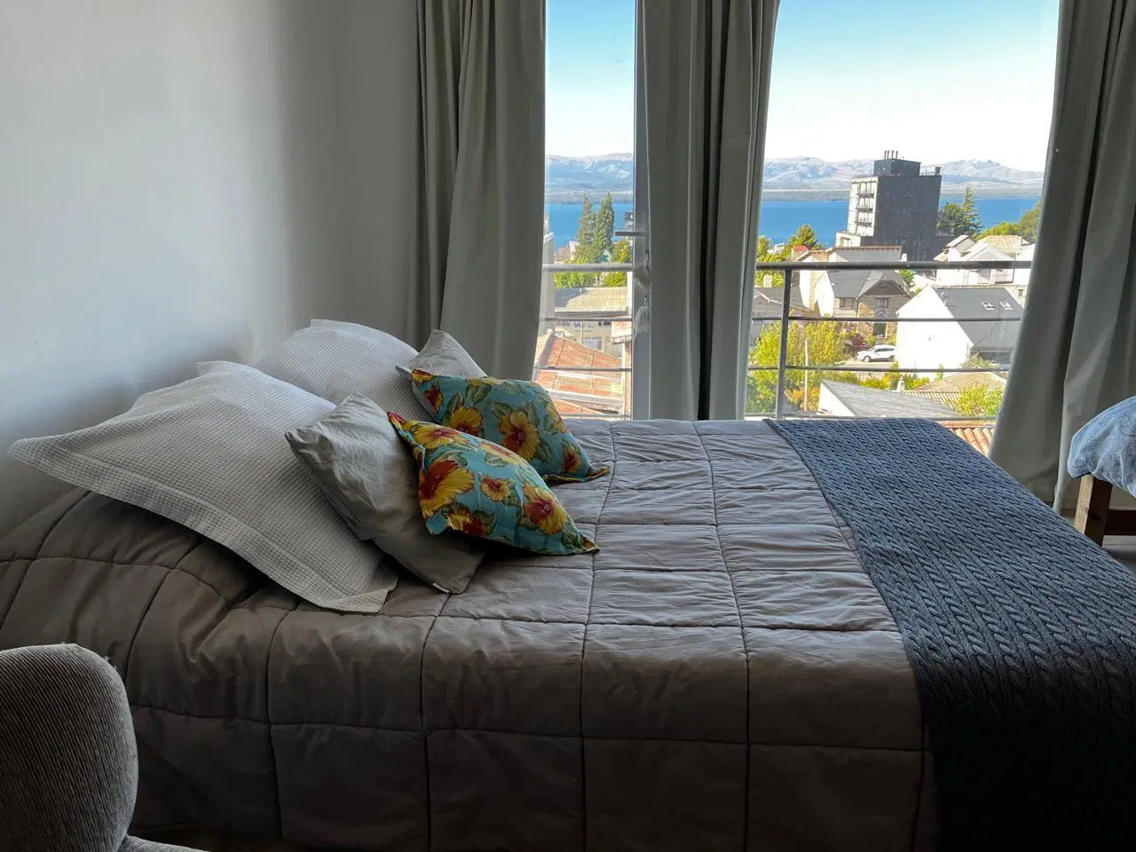 DEPARTAMENTO CON VISTA AL LAGO - ALQUILER SEMITEMPORAL 3