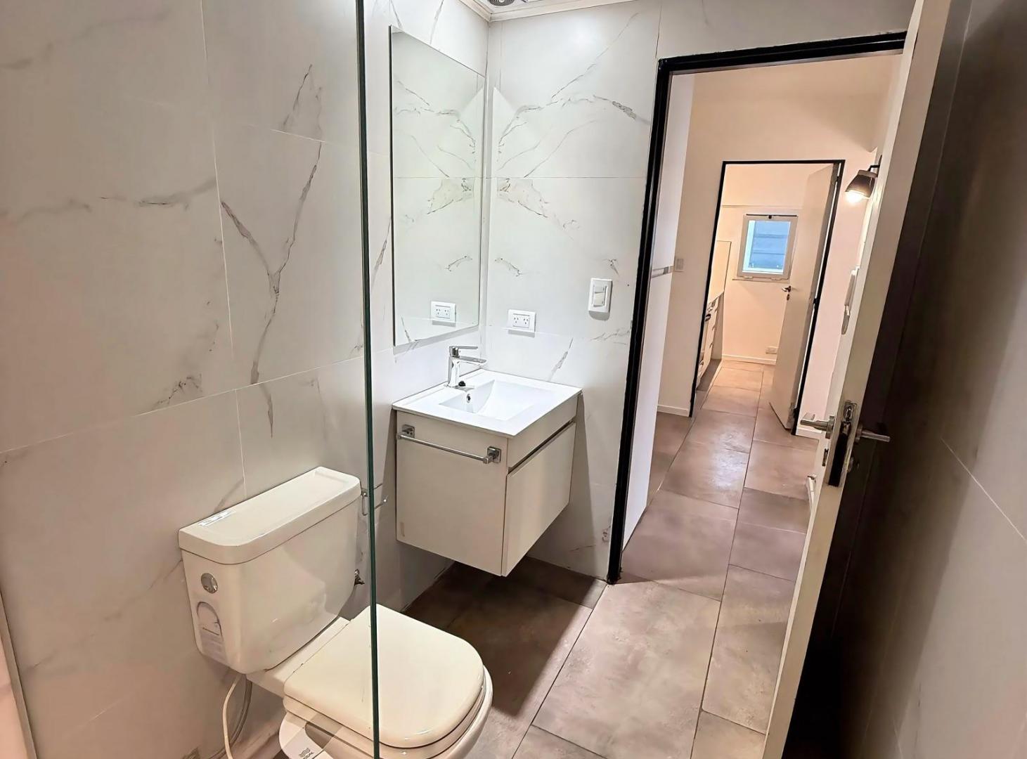 Foto de Departamento centrico de 2 ambientes remodelado , centro de Bariloche, imagen 5