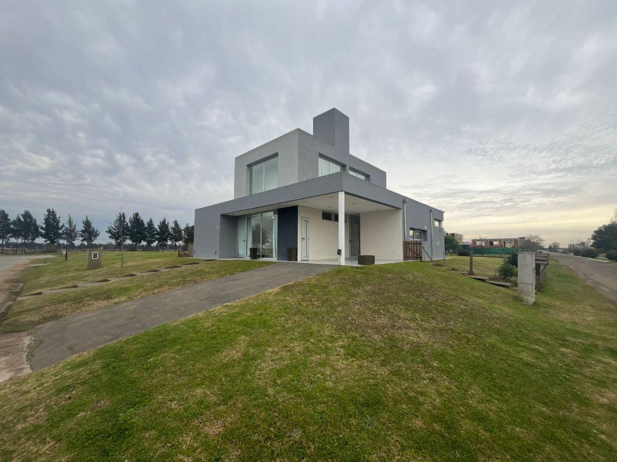 Foto de CASA EN VENTA 4 AMBIENTES- BARRIO CRUZ DEL SUR, imagen 2