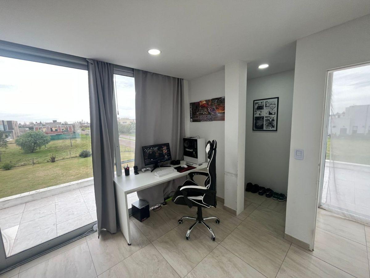 Foto de CASA EN VENTA 4 AMBIENTES- BARRIO CRUZ DEL SUR, imagen 3