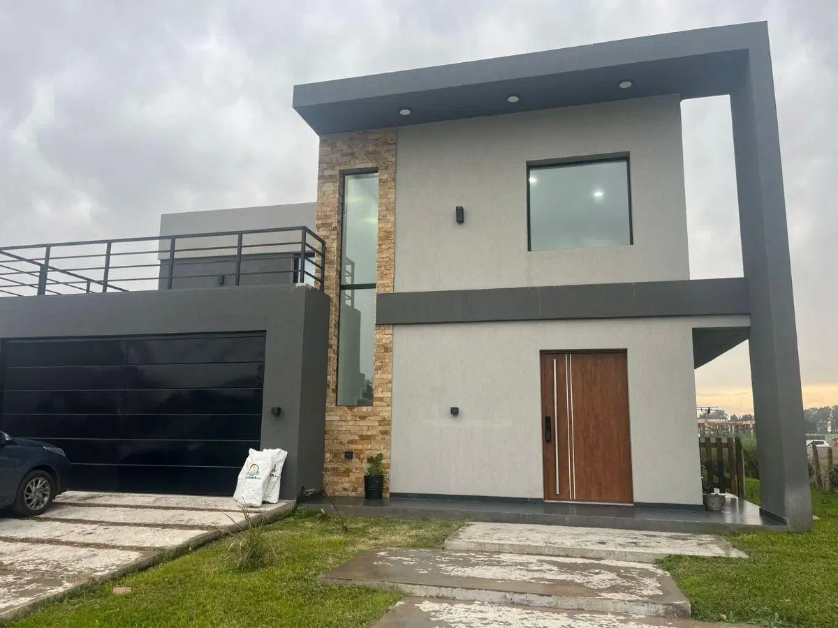 CASA EN VENTA DE 4 AMBIENTES - CANNING CHICO 5