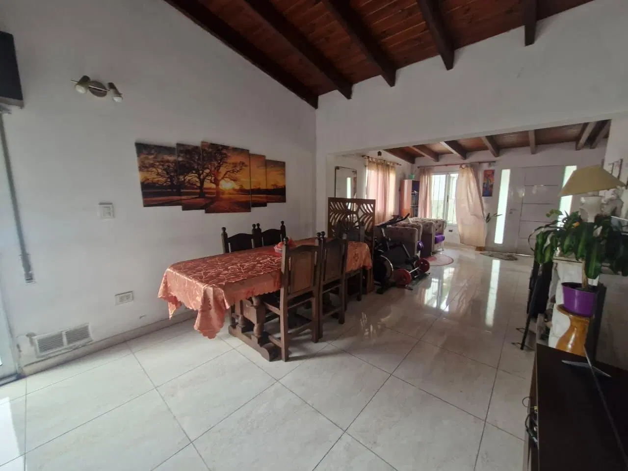 VENTA-CASA 2 DORMITORIOS- JARDIN-FUNES 4