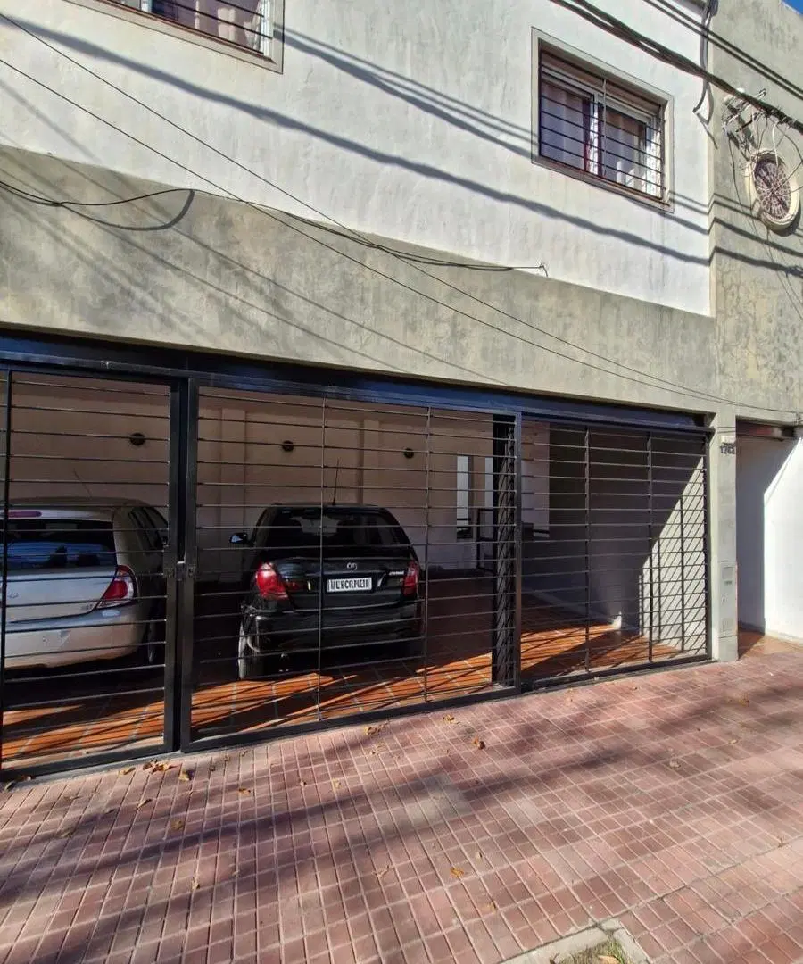 VENTA-DEPARTAMENTO 2 DORMITORIOS-PATIO-COCHERA-ALBERDI 4