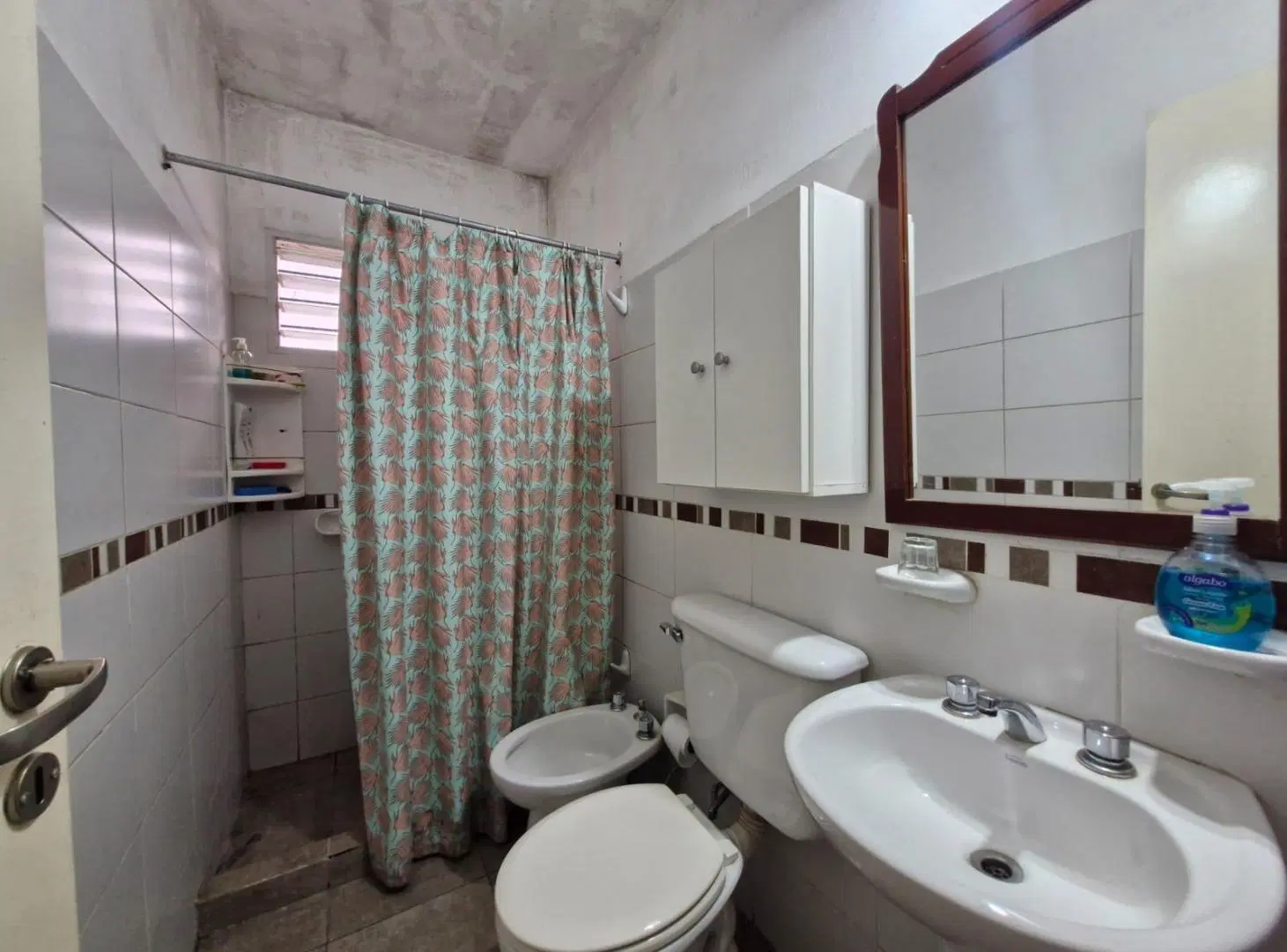 VENTA-DEPARTAMENTO 2 DORMITORIOS-PATIO-COCHERA-ALBERDI 5