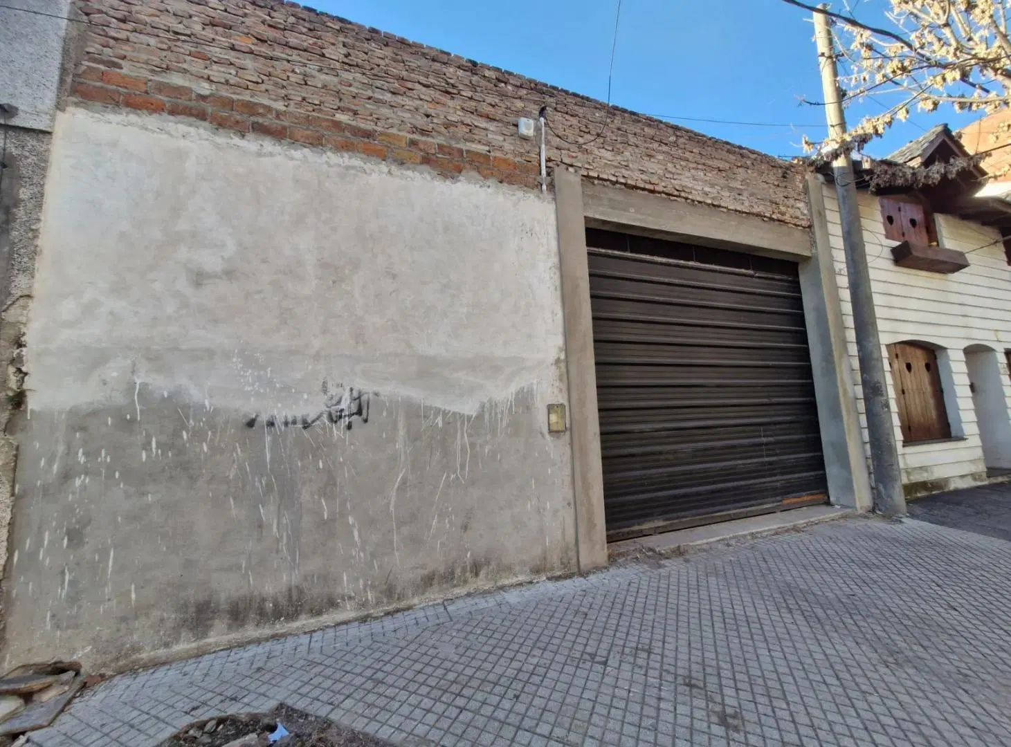 VENTA/PERMUTA-GALPON A ESTRENAR CON OFICINA-BARRIO BELLA VISTA 1