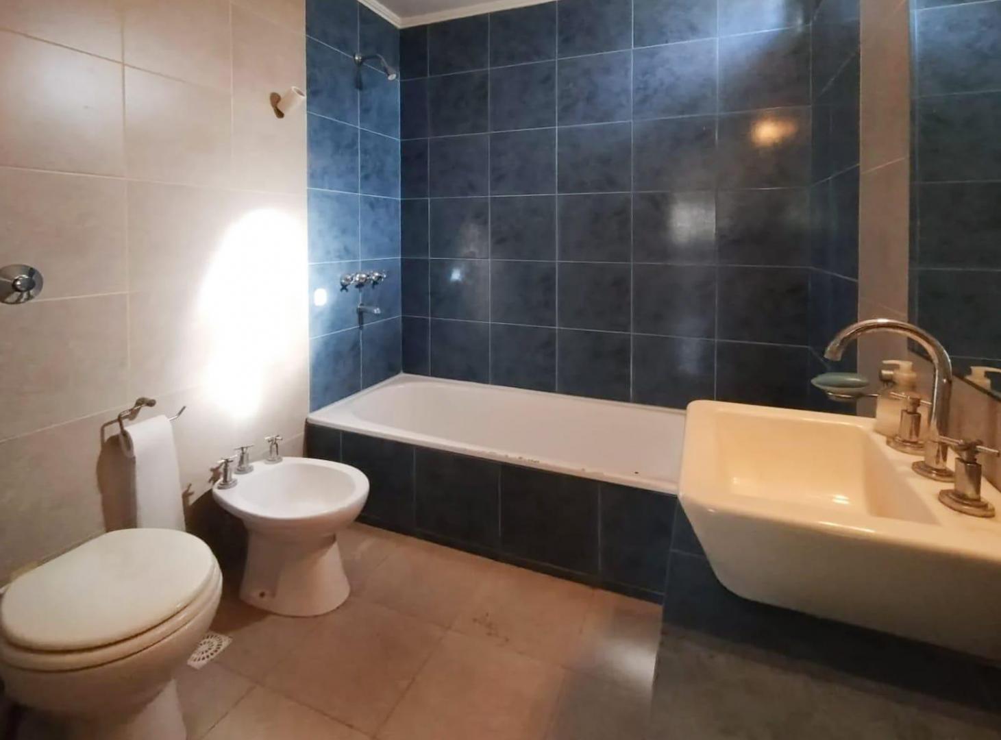 Foto de VENTA - Casa - 2 dormitorios - Oficinas, quincho y piletas - Villa, imagen 3