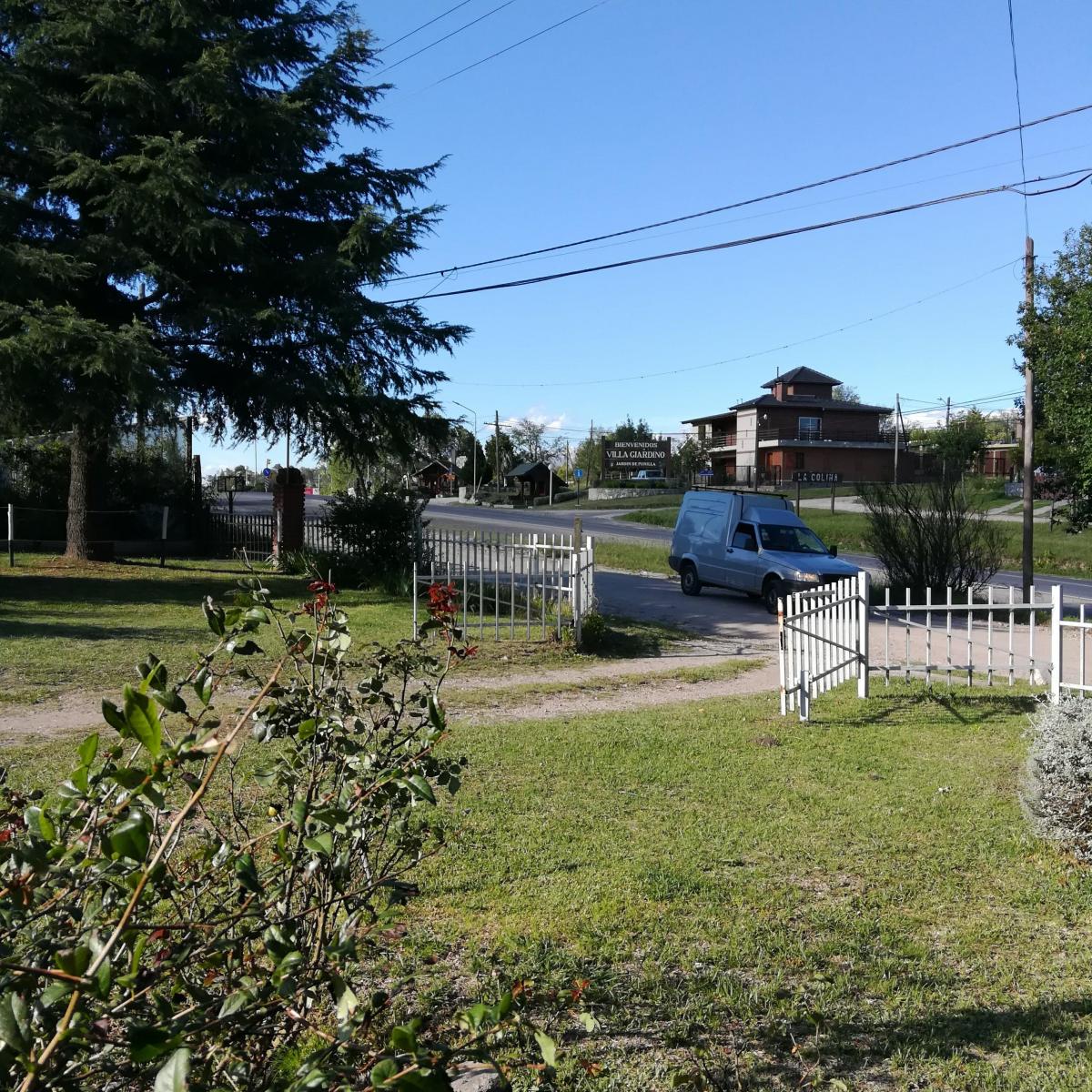 Oportunidad - Casa con Amplio Terreno en Villa Giardino Muy Buena Ubicacion 2