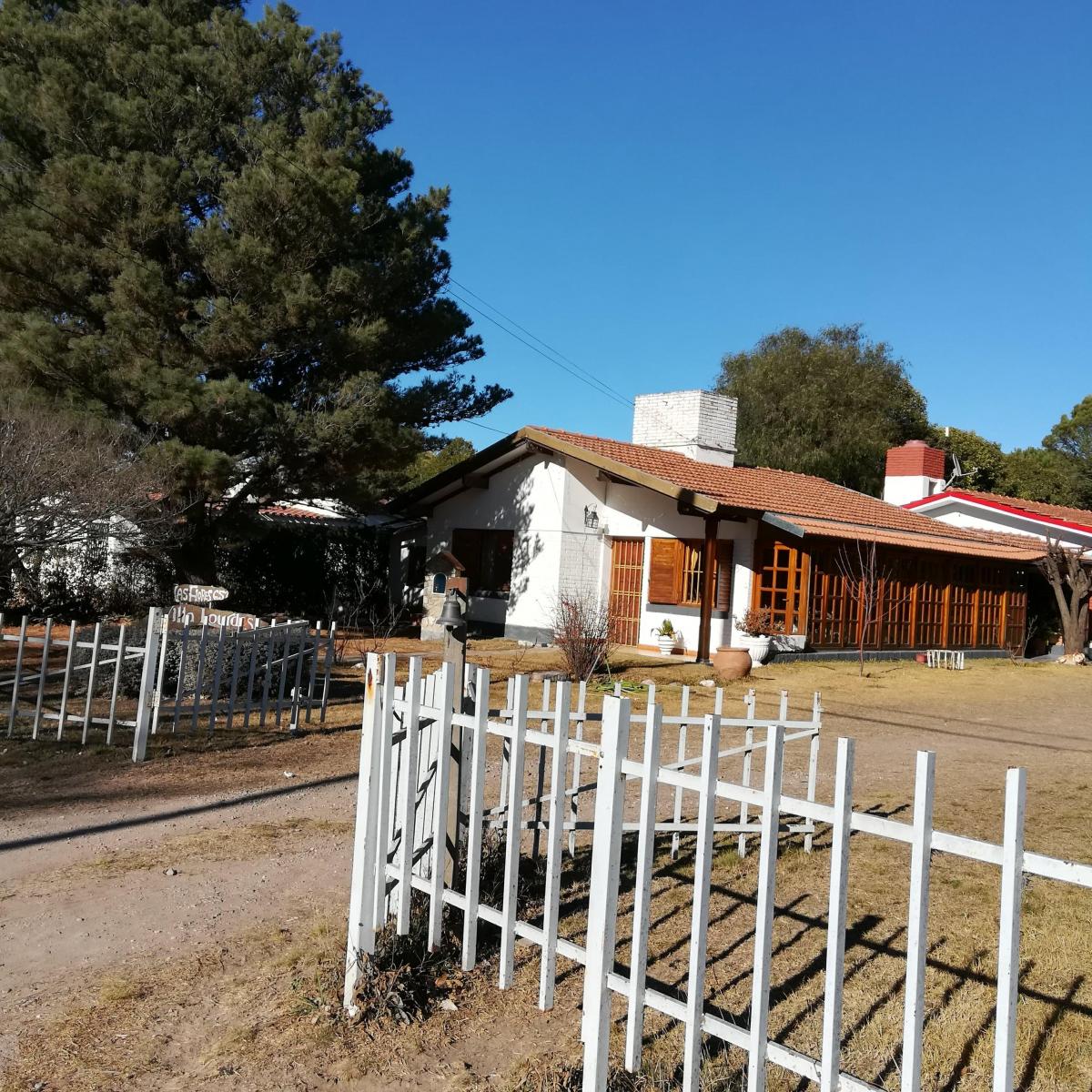 Oportunidad - Casa con Amplio Terreno en Villa Giardino Muy Buena Ubicacion 5
